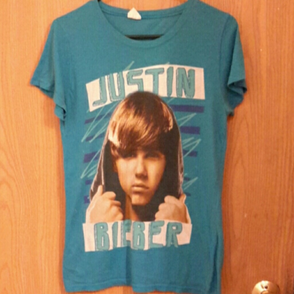 Graphic tee